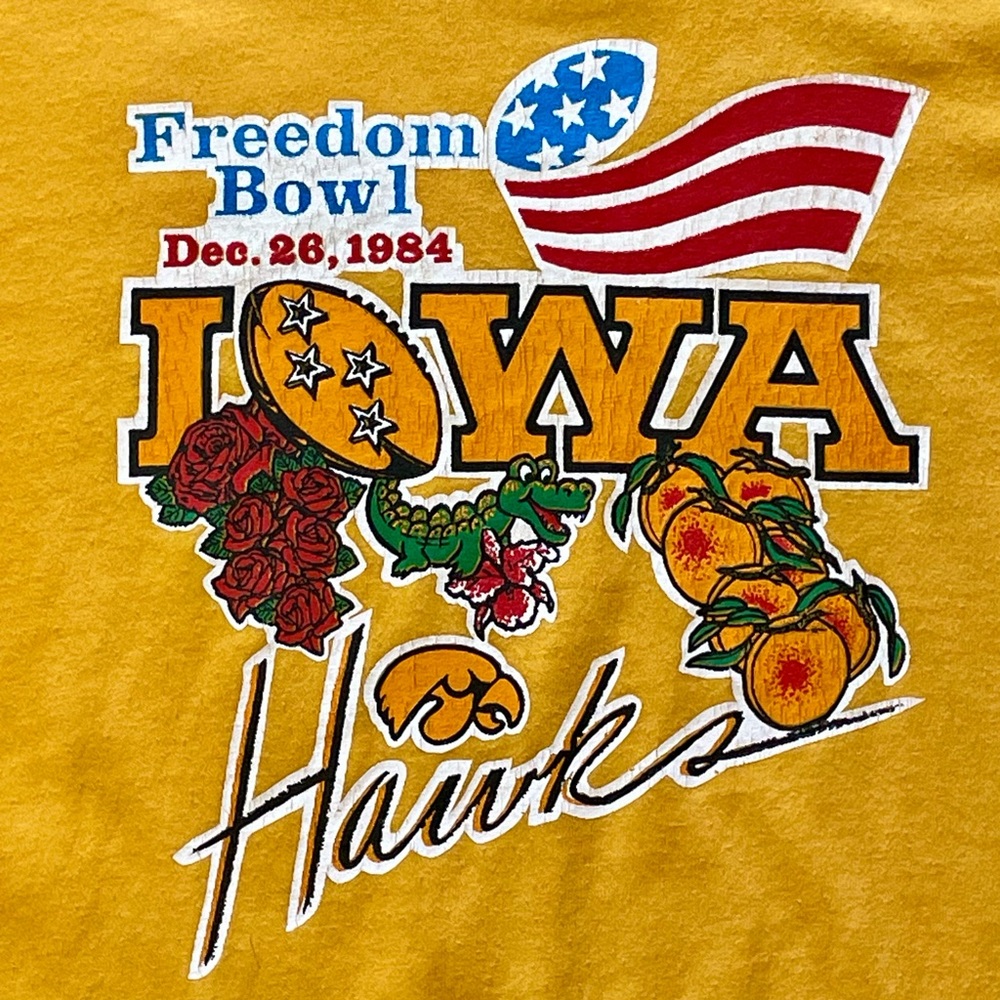 Vintage 1984 Freedom Bowl College Football Iowa Hawks Single Stitch T-Shirt Med - Picture 3 of 12